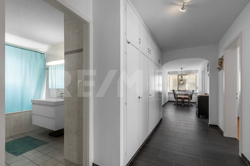 Comfortable living with a view - 4 ½ room attic apartment in a well-maintained three-family house (7)