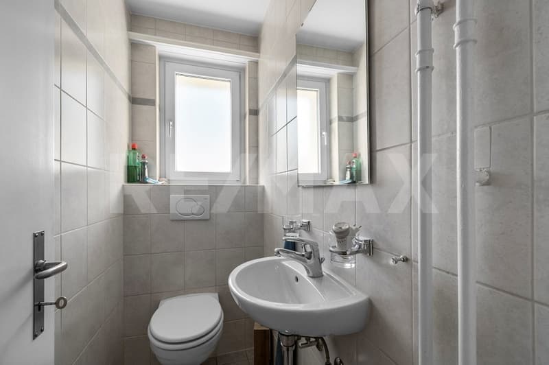 Comfortable living with a view - 4 ½ room attic apartment in a well-maintained three-family house (6)