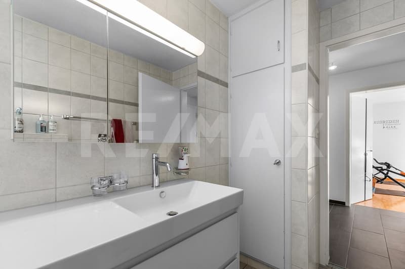 Comfortable living with a view - 4 ½ room attic apartment in a well-maintained three-family house (5)