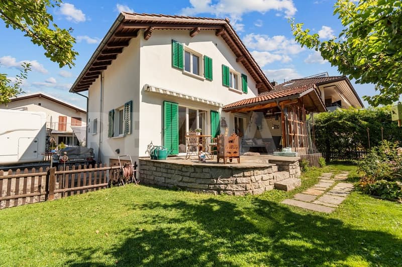 Charmantes Einfamilienhaus mit Gartenidylle ruhig und zentral in Landquart (1)