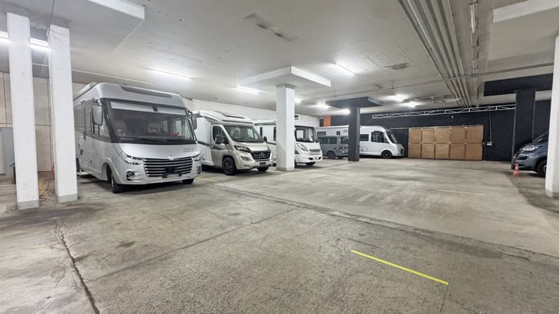 Posto auto per camper/roulotte/caravan (1)