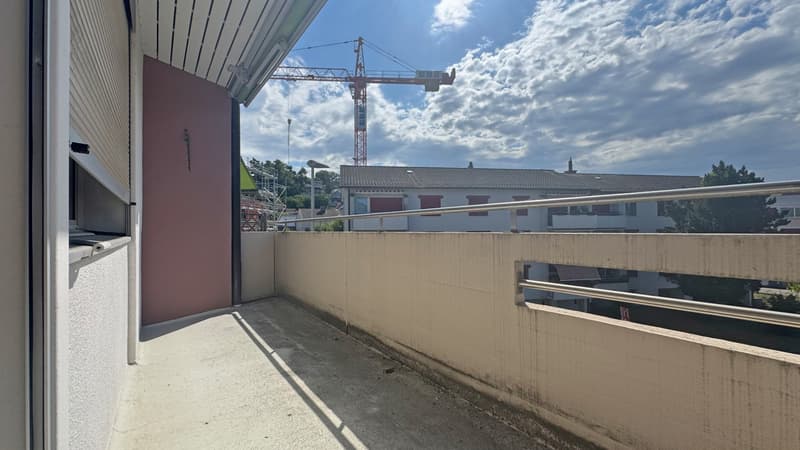 3.0 room apartment with private laundry tower (4)