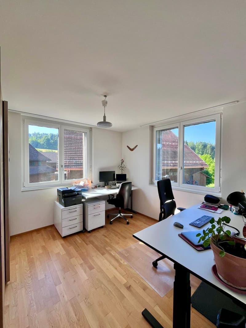Appartement 4 pièces lumineux avec balcon dans un quartier calme – Wiesendangen (10)