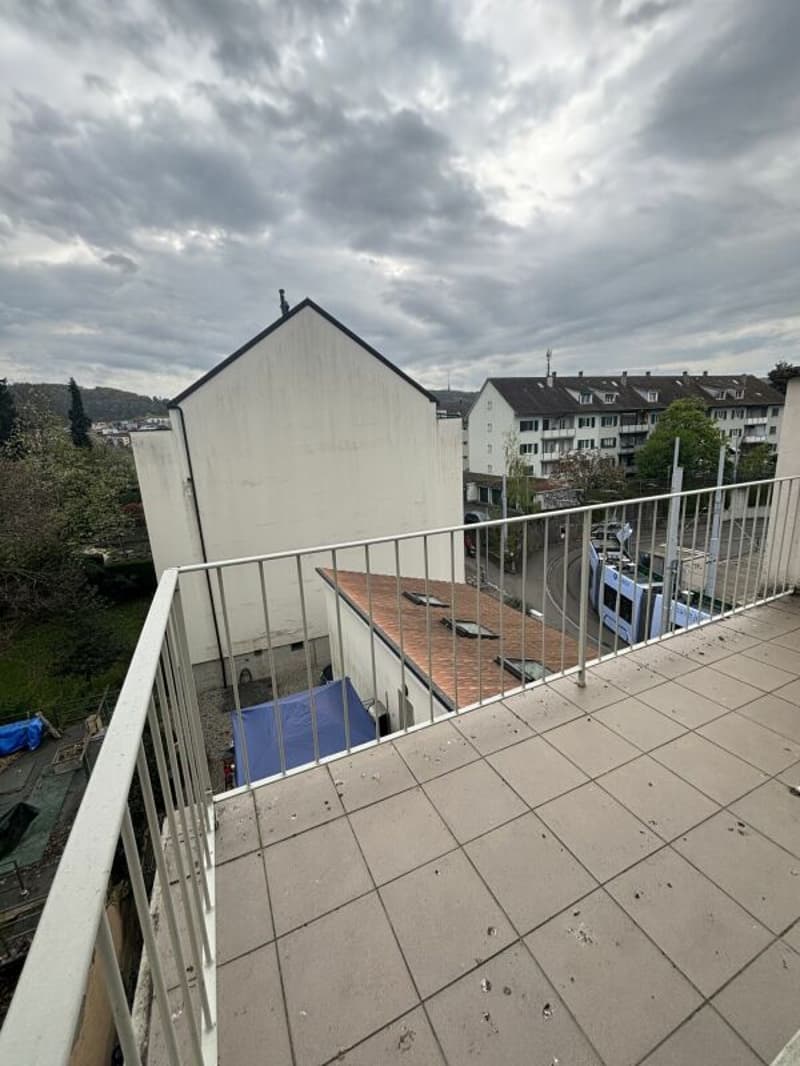 Spacious bright 2-room apartment (5)