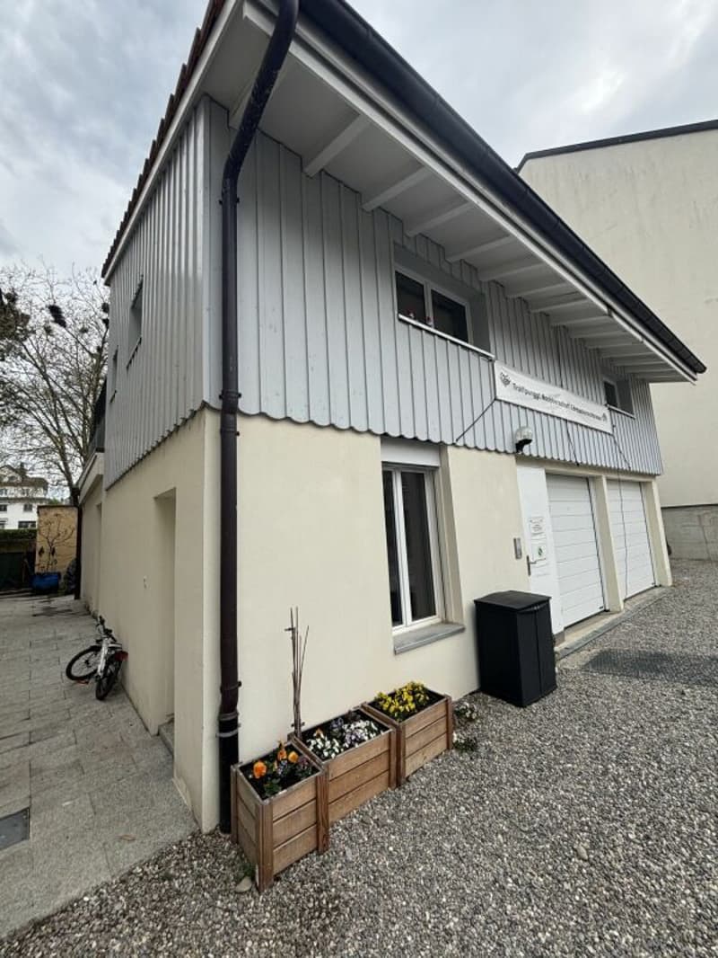 Espace commercial/bureautique spacieux (1)