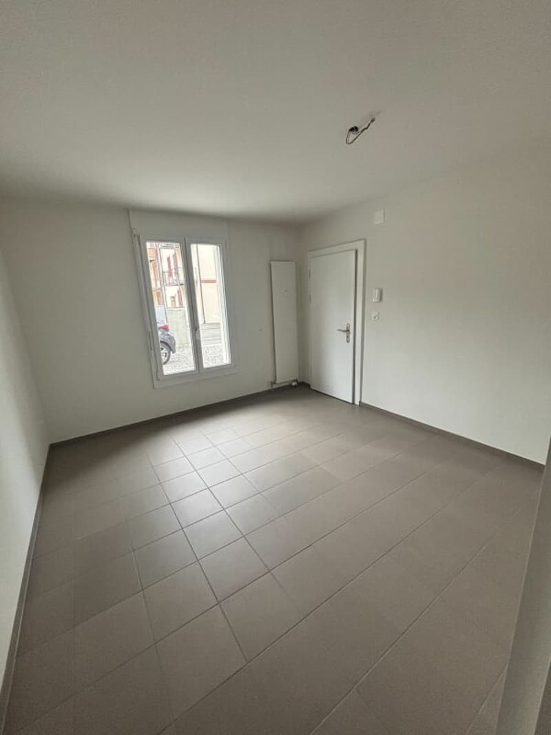 Espace commercial/bureautique spacieux (2)