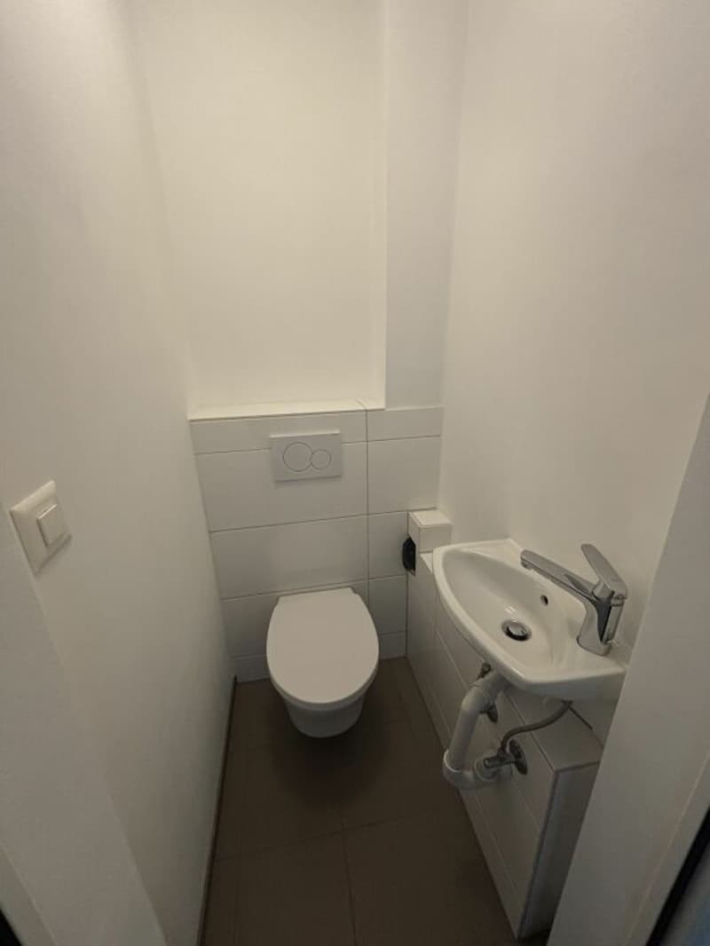 Espace commercial/bureautique spacieux (4)