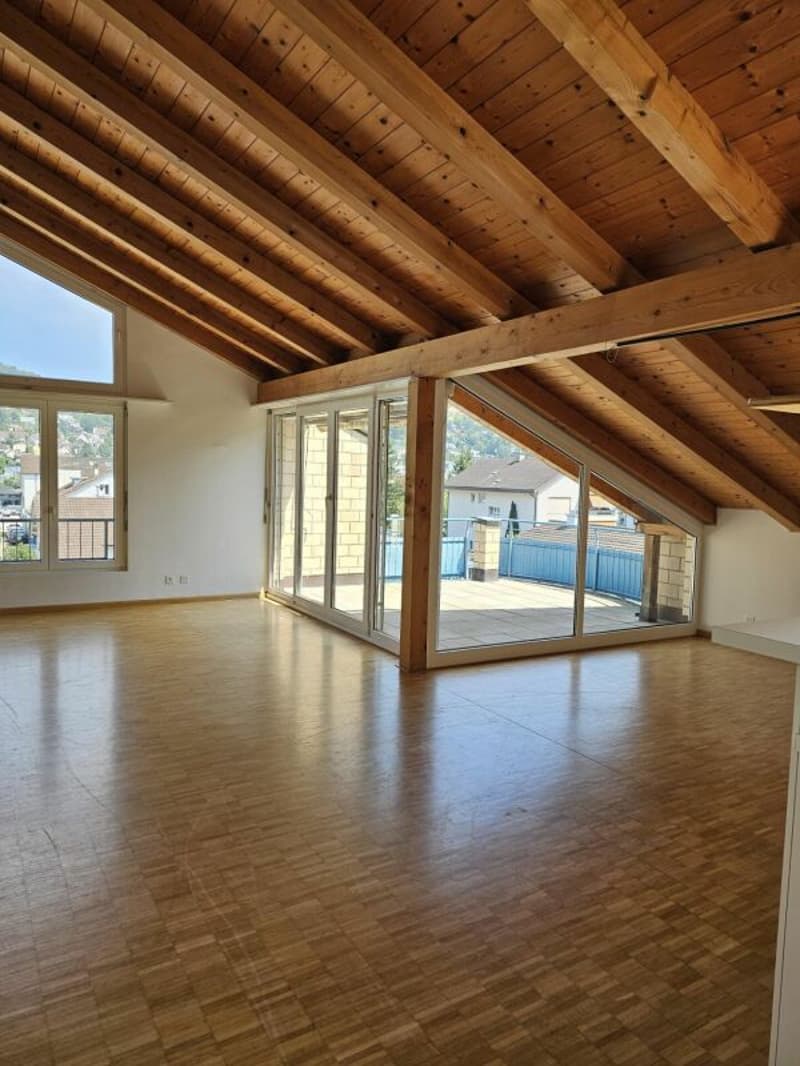 grosse 3.5-Zimmer-Dachwohnung mit eigenem Waschturm (3)
