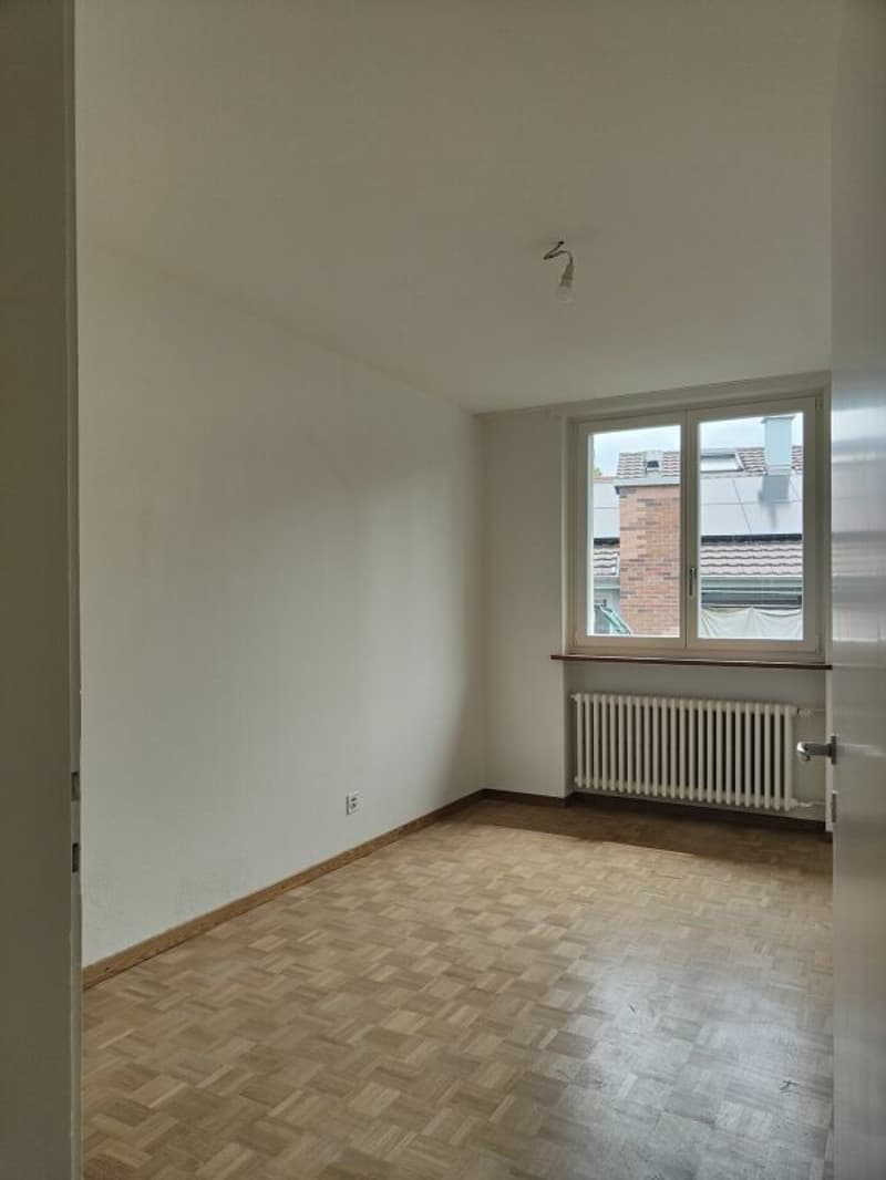 Casa unifamiliare ristrutturata con giardino in posizione popolare (10)