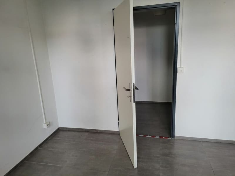 Pièce de loisirs avec douche/WC (3)