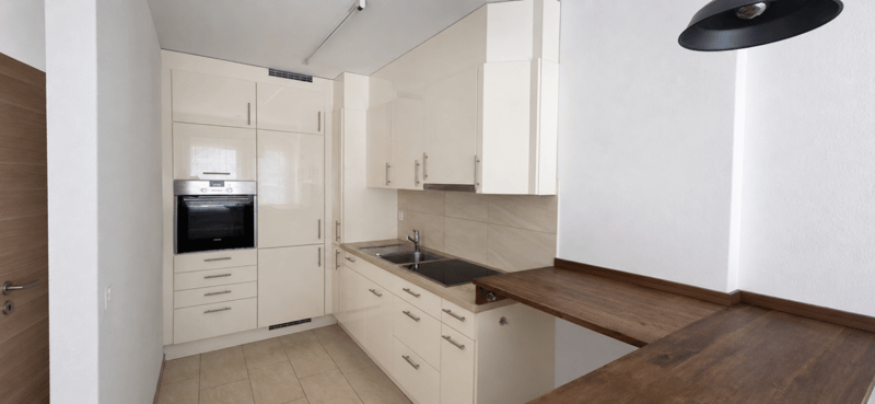 Grosszügige 2.5-Zimmerwohnung an zentraler Lage in Basel (1)