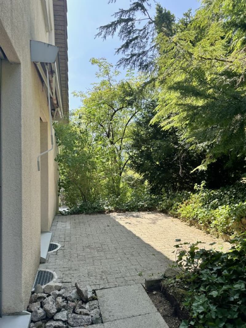 PEACEFUL | CENTRAL | WELL-MAINTAINED (10)