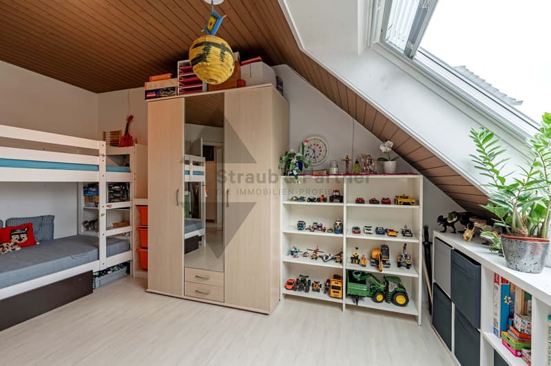 DREI ETAGEN. VIEL RAUM. EIN ZUHAUSE MIT CHARAKTER. (7)