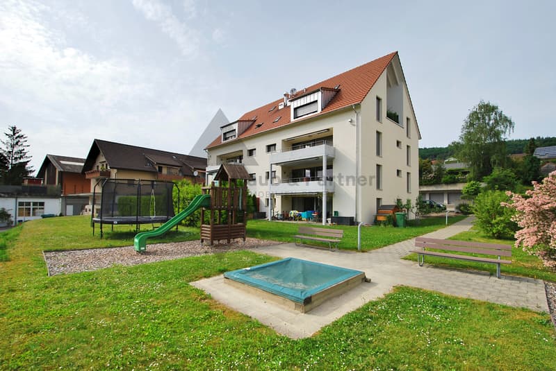 SONNIGER BALKON UND AUSSICHT AN ZENTRALER LAGE (10)