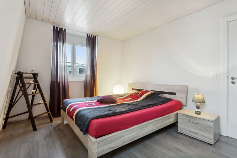 Außergewöhnliche Wohnung mit Balkon und freier Sicht auf die Alpen (3)