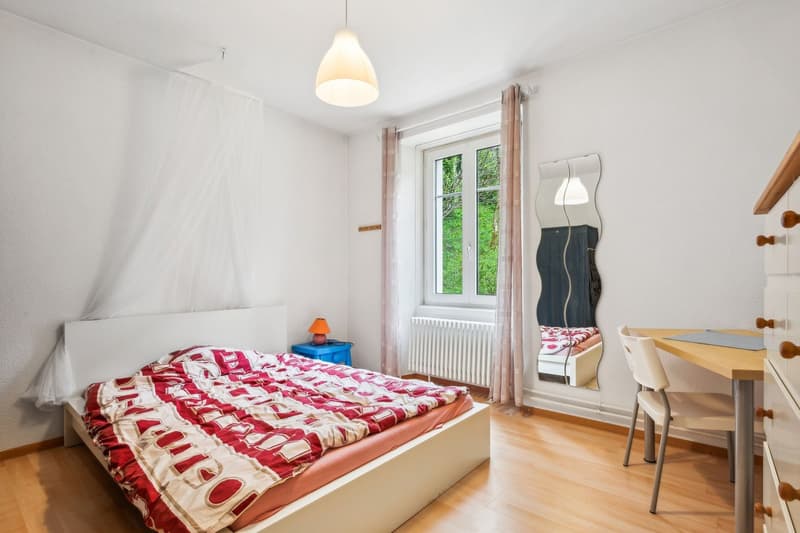 Herrschaftshaus mit 2 Apartments in idealer Lage in Le Locle (8)
