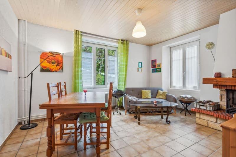 Herrschaftshaus mit 2 Apartments in idealer Lage in Le Locle (7)