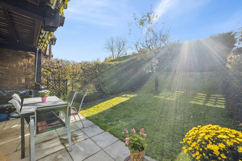 Incantevole casa familiare con giardino e 2 garage! (2)