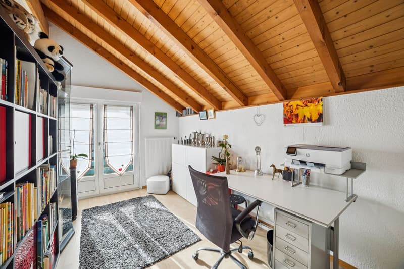 Incantevole casa familiare con giardino e 2 garage! (9)