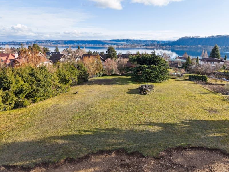 Bauplatz von ca. 705 m² mit anpassbarem Bauvorhaben (1)