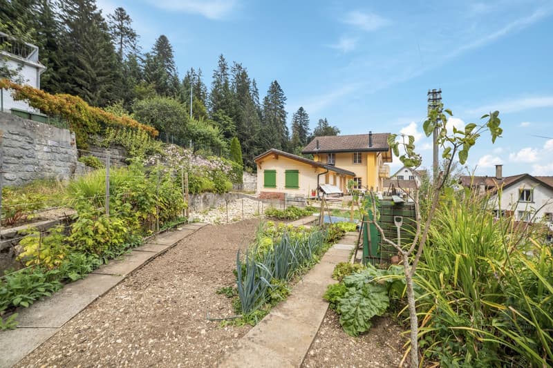 Detached house in a green environment! (2)