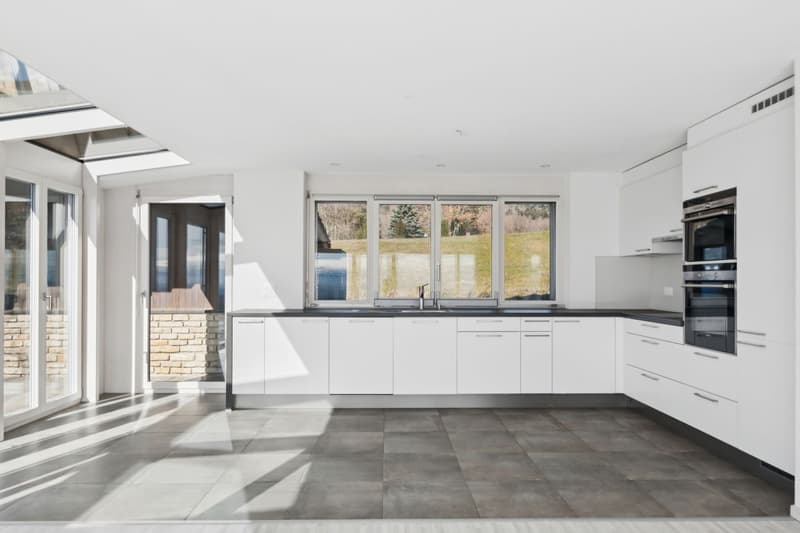 Detached house with 6.5 rooms and panoramic view of the three lakes (5)