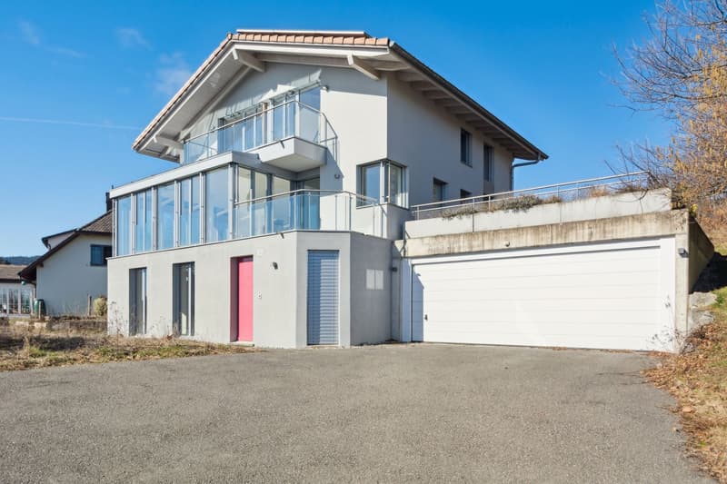 Detached house with 6.5 rooms and panoramic view of the three lakes (3)