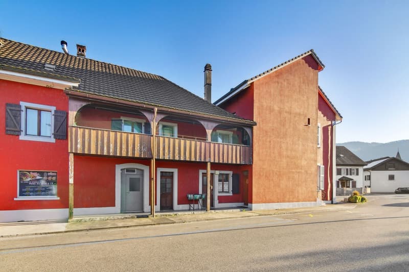 Prächtiges Gebäude mit 2 Wohnungen und einem Restaurant (7)