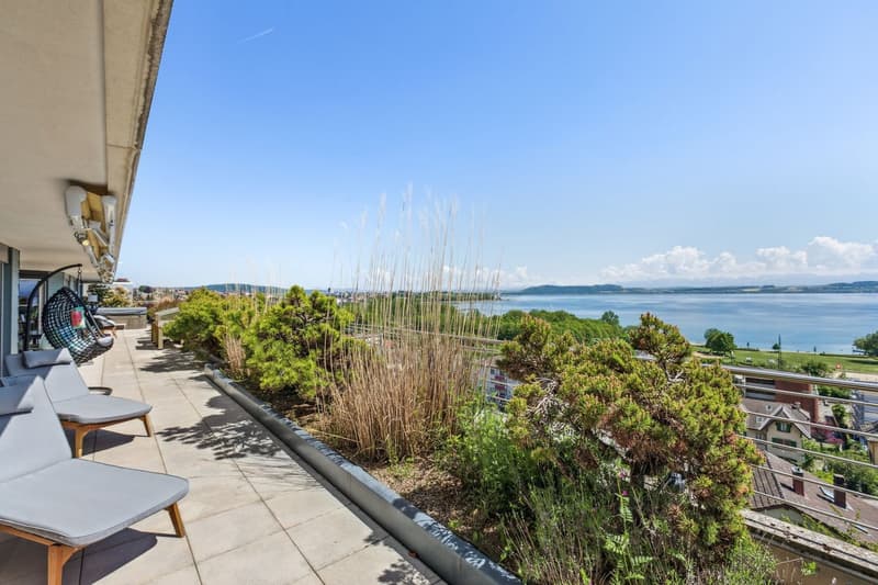 Exclusive attic with panoramic view of the lake and the Alps (2)