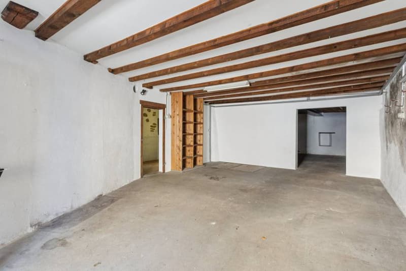 A 17th-century building to be transformed according to your ambitions (6)