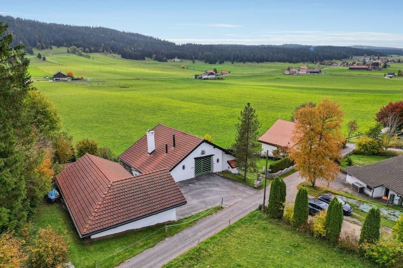 Ferme authentique Neuchâteloise en bordure de champs (1)