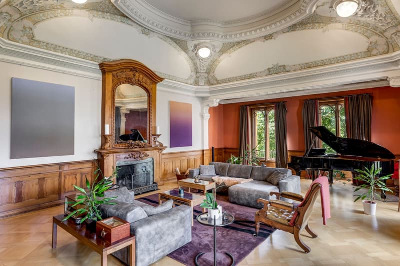 A castle life in the heart of an enchanting setting (3)