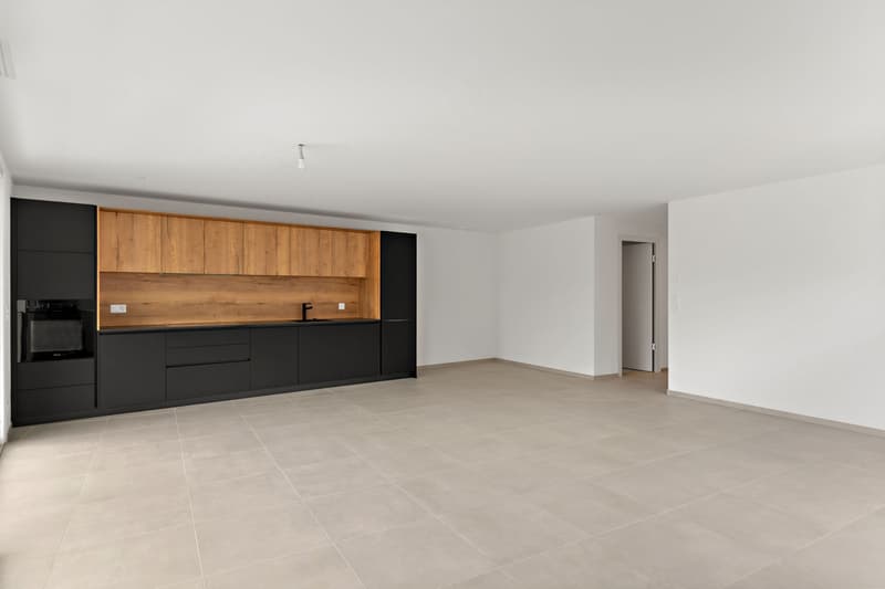 New apartment with large balcony close to the city center! (3)