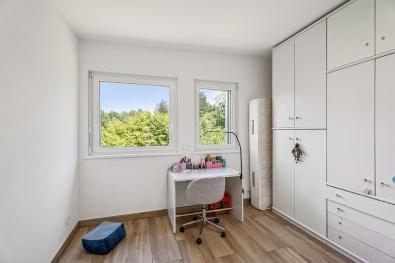 Casa familiare contemporanea con ampio giardino (8)