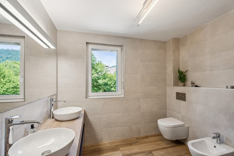Casa familiare contemporanea con ampio giardino (6)