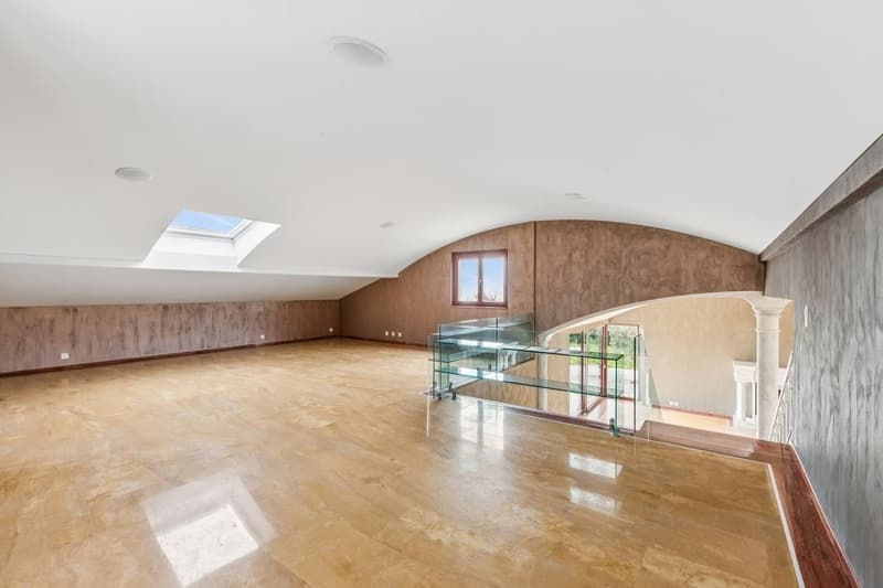 Harmonie, espace et nature ! Une villa unique à St-Blaise avec vue lac (6)