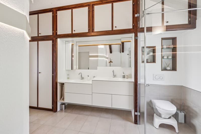 Superbe villa individuelle avec un beau jardin et 2 garages box (8)