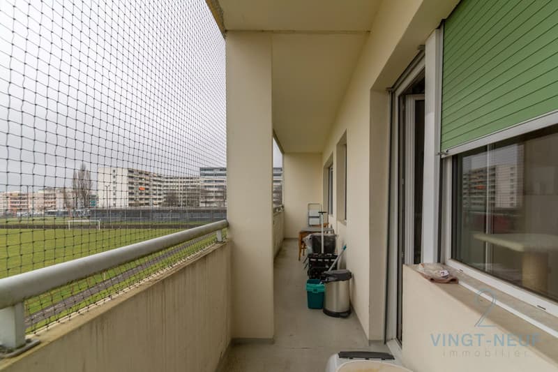 Three-room apartment with large balcony (3)