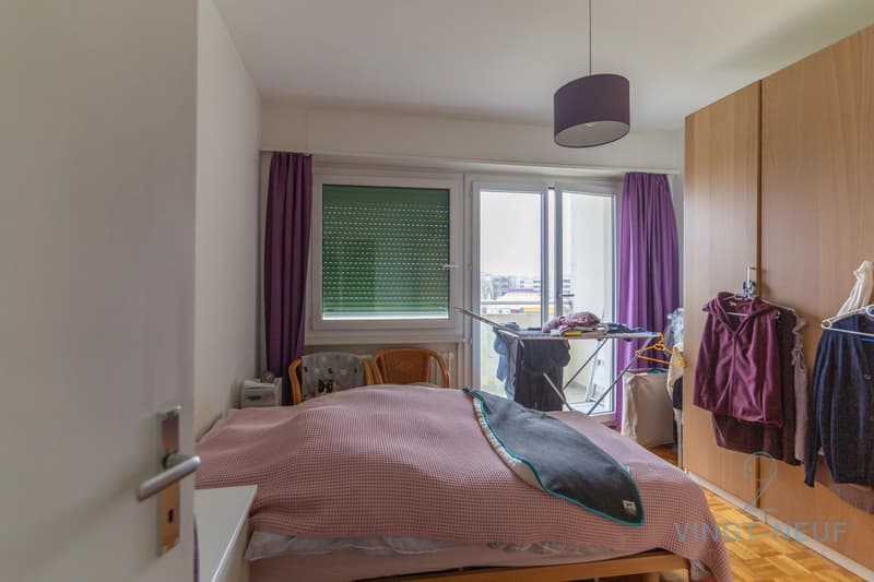 Three-room apartment with large balcony (6)