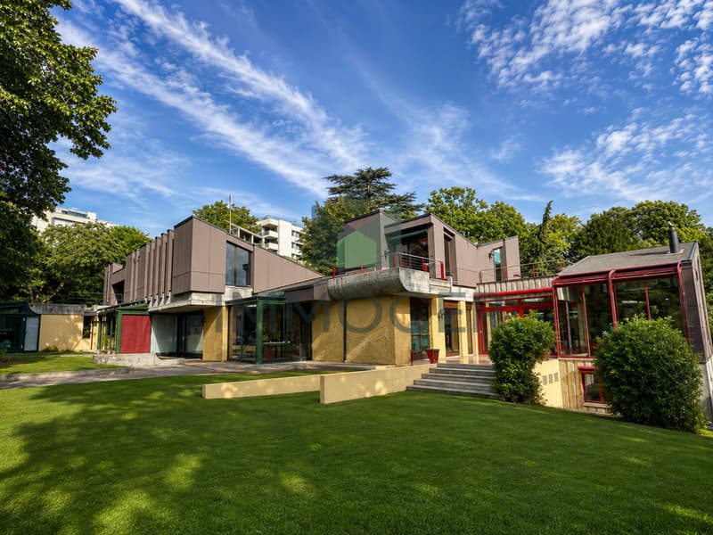 Propriété d'architecte à rénover à Versoix avec accès privé au lac (2)