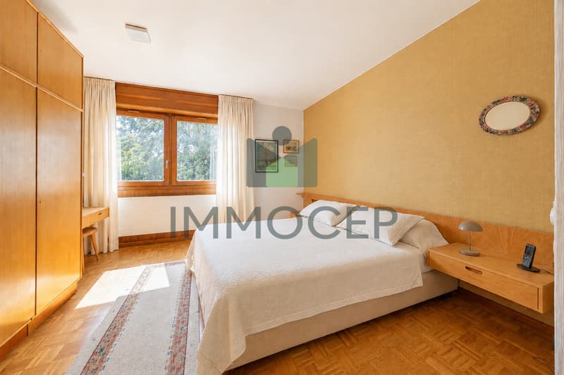 Exclusivité:Maison d'architecte sur belle parcelle de plus de 1'500 m2 (12)