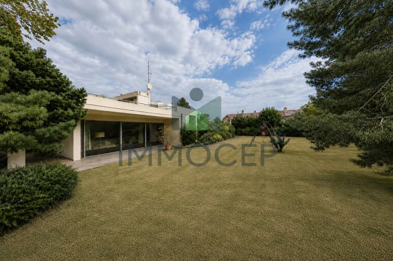 Exclusivité:Maison d'architecte sur belle parcelle de plus de 1'500 m2 (9)