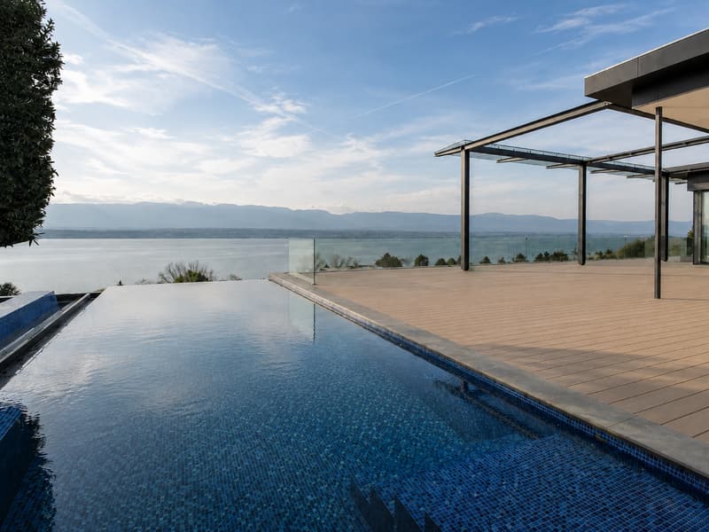 Villa d'exception avec vue lac panoramique (2)