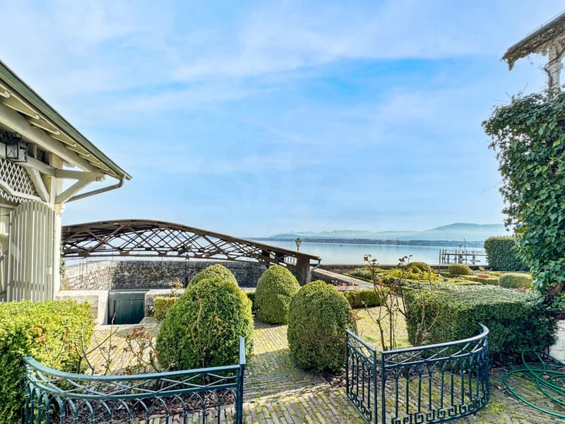 Co-Exclusive: Charming Waterfront House with Private Harbour (6)