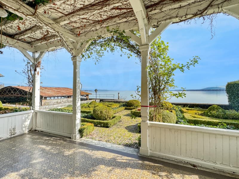 Co-Exclusive: Charming Waterfront House with Private Harbour (11)