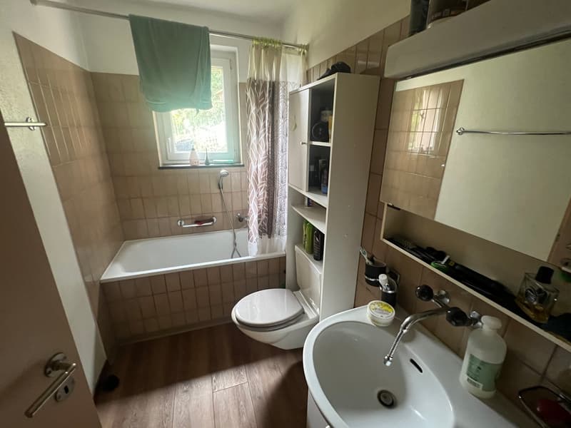 Rental building with 3 apartments and 1'400m2 green area (7)
