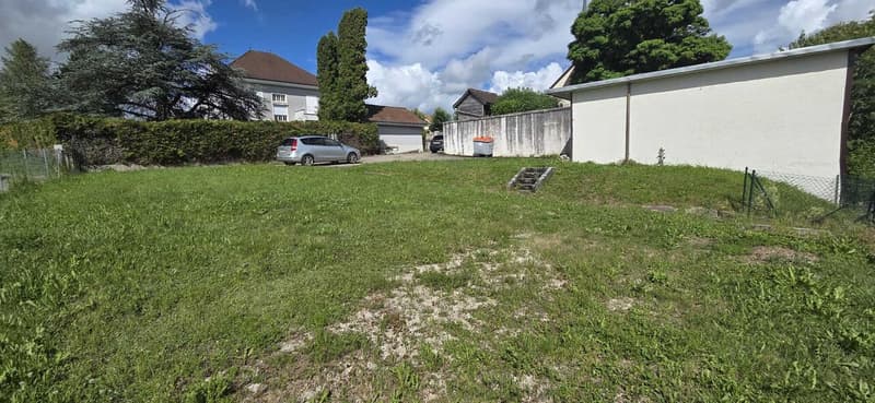 Gewinnbringendes Gebäude mit einem Bauplatz von etwa 550 m2 (14)