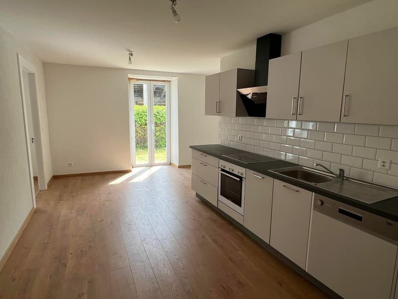 Gewinnbringendes Gebäude mit einem Bauplatz von etwa 550 m2 (9)