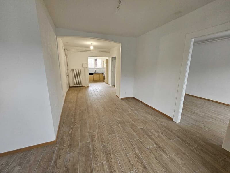 Gewinnbringendes Gebäude mit einem Bauplatz von etwa 550 m2 (5)