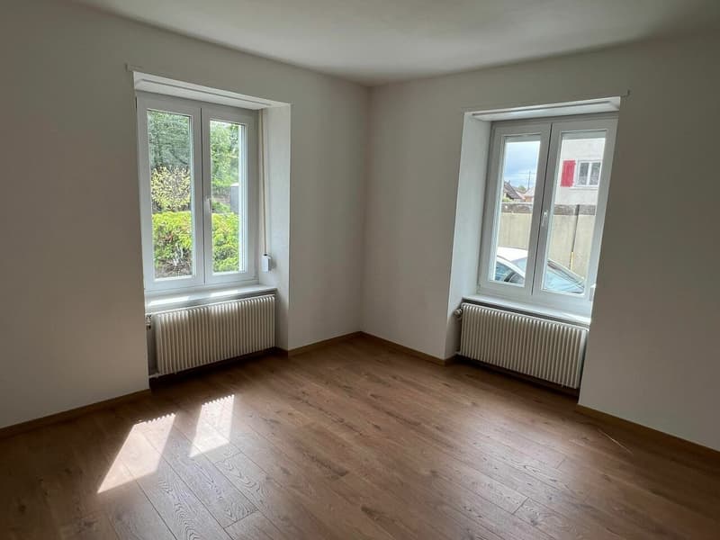 Gewinnbringendes Gebäude mit einem Bauplatz von etwa 550 m2 (12)